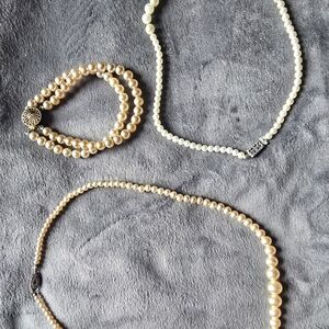 Vintage Circa 1940's Jewlery Set